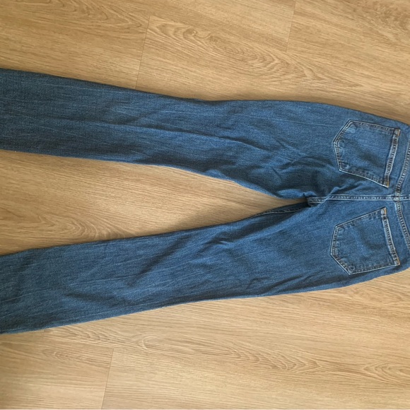 Abercrombie & Fitch Ultra High Rise 90s Slim Straight Jeans - Picture 4 of 7